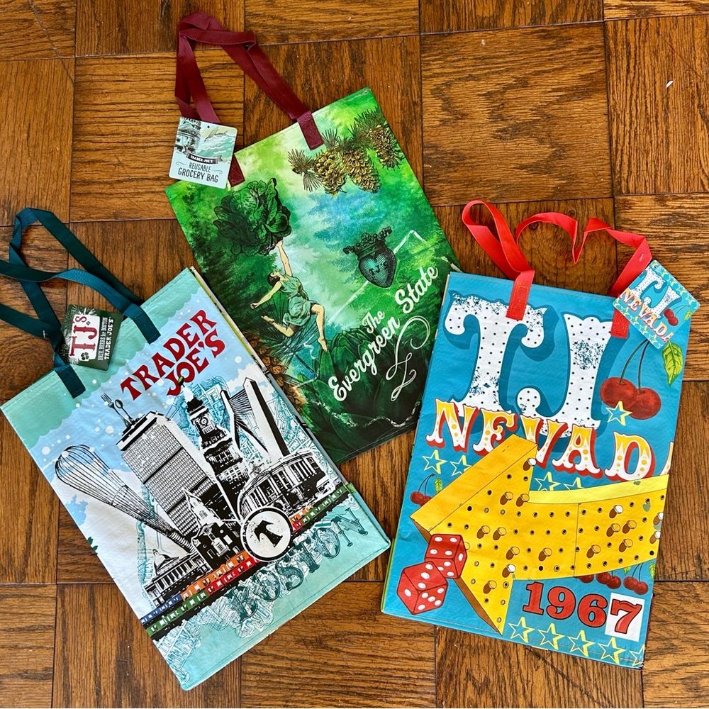 New Trader Joe’s Reusable Grocery Baga Set of 3